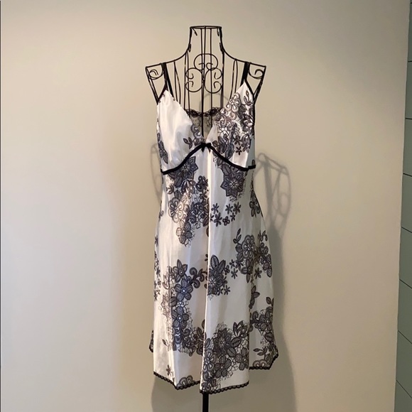 Black & White Lingerie by George - Picture 3 of 8